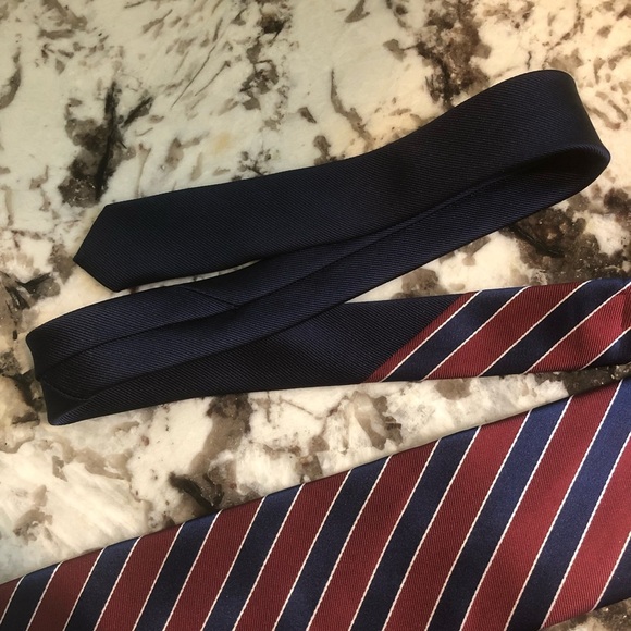 Tommy Hilfiger Repp 100% Silk Tie - Burgundy Red & Blue - Picture 7 of 9